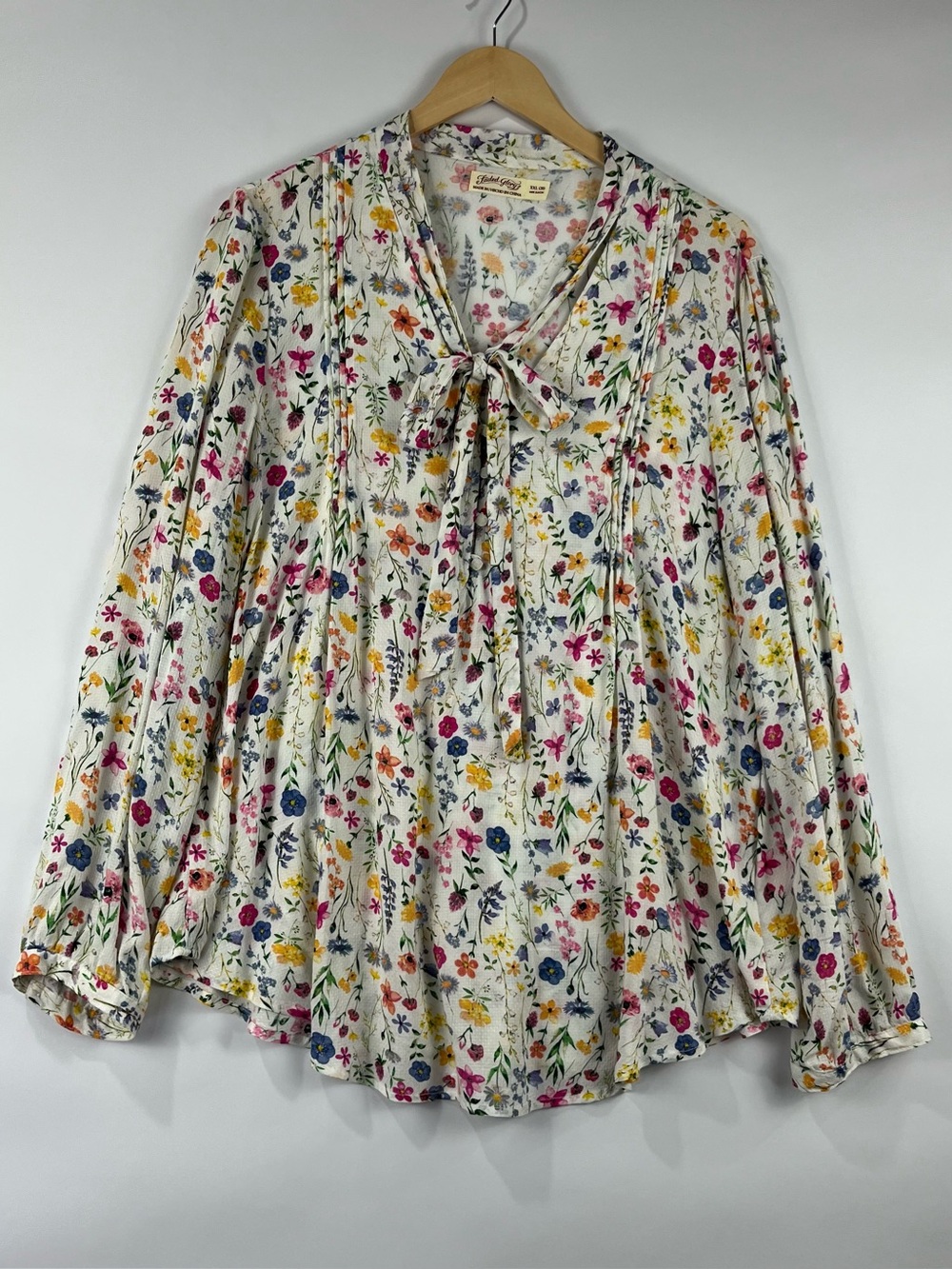 Faded Glory Plus Size XXL 20 NWOT Floral Boho Tie Neck Blouse